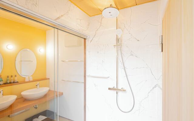 AWAUMI Fujikawaguchiko Resort