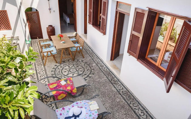 Thea Villas & Suite