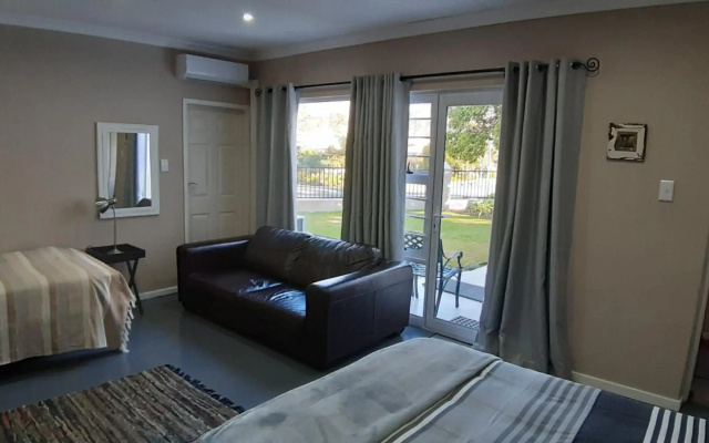 Dennecres 4 Guest House