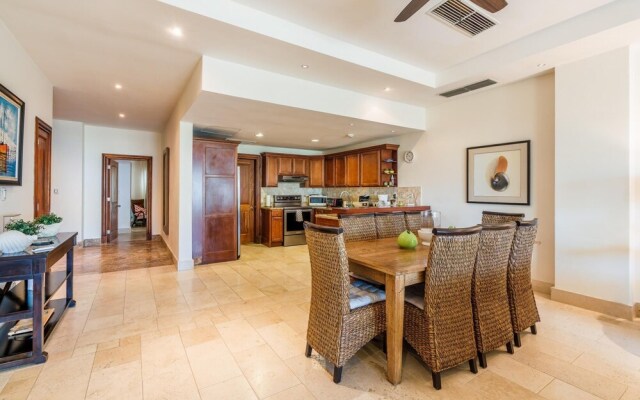 Classy Aquamarina Beachfront w Jacuzzi 6AB
