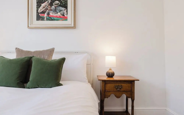 Stylish Townhouse Annexe Cheltenham