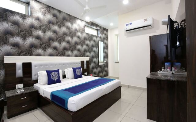 OYO 9674 Hotel Oberoi