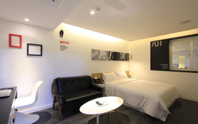 Couple Hotel