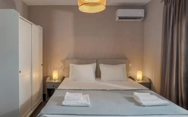Fresh 1 Bd Apt with Patio in Heraklion