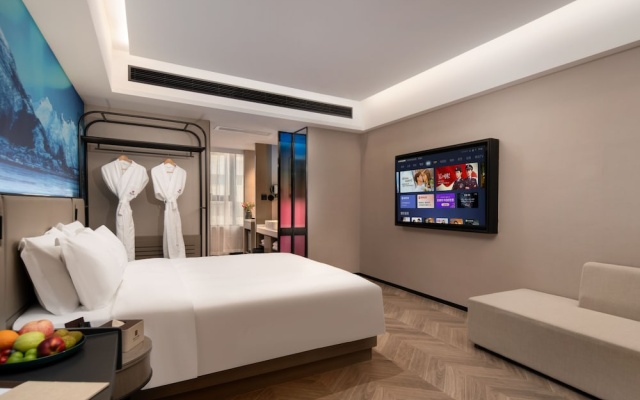 Echarm PLUS International Hotel Zhujiang New Town Wuyangcun Metro Station - Free Deliver Service to Canton Fair Complex During Canton Fair Period — фото 4