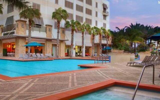 Crowne Plaza Oceanfront (closed Down)