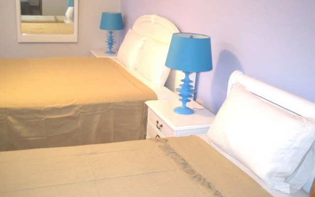 Contadora Island Inn B&B