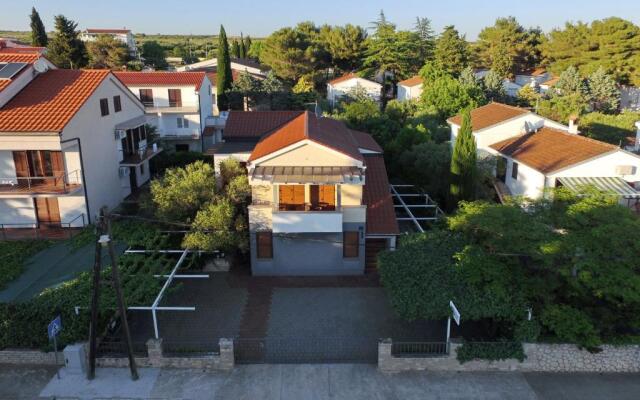 Be-Bu-Mar Apartments