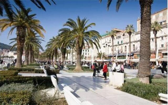 Exclusive Centre Apartments & Rooms