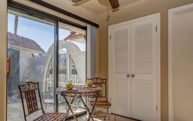 Stylish Condo With Golf Course Views