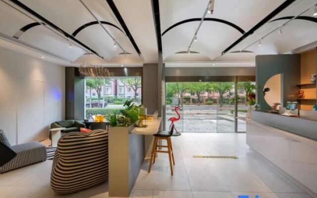 Sushi Light Luxury Hotel (Shanghai Xinzhuang Business District)
