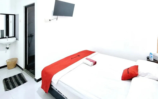 RedDoorz @ Queen Asri Premium