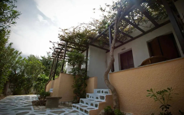 Diplos Studios