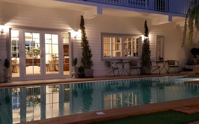 Vanida Antique Home