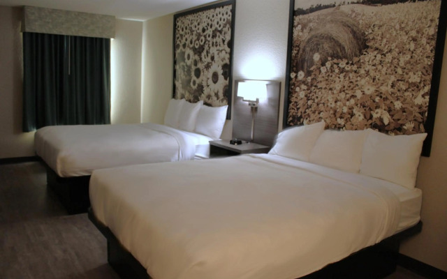 Super 8 By Wyndham Lamar