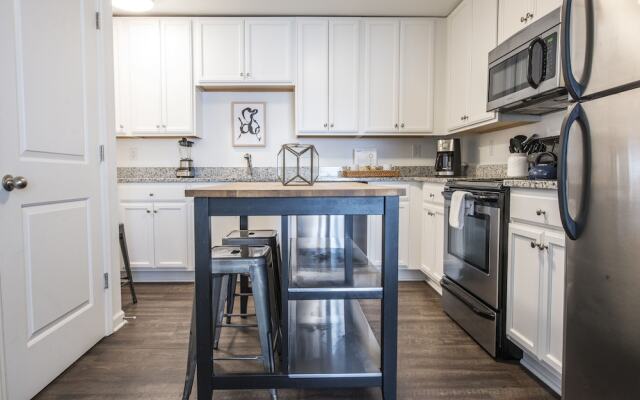 Abode Nashville - Marathon Village Near Downtown