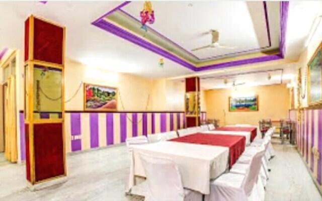 Hotel Rajlaxmi Palace