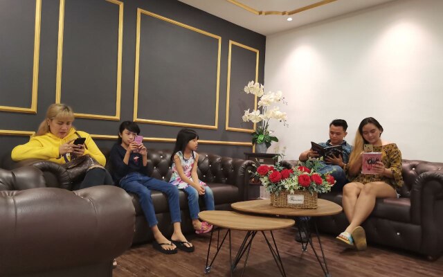 N City Hotel