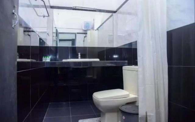 Pineapple Hills Ella