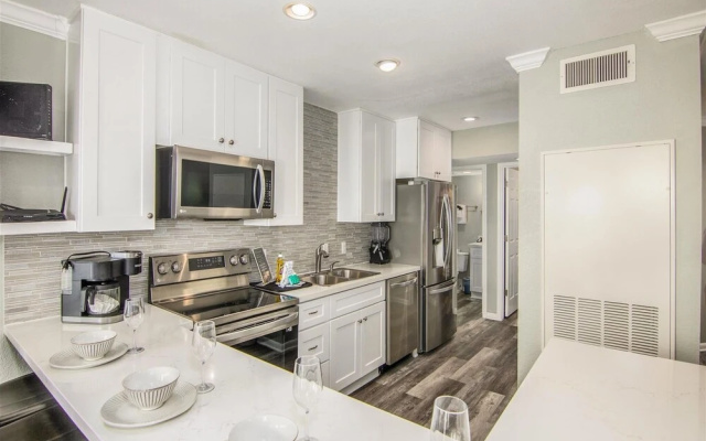 Seascape 2110 2 Bedroom Condo by RedAwning