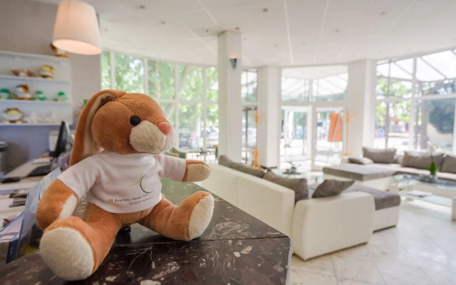 CE Napfény Hotel