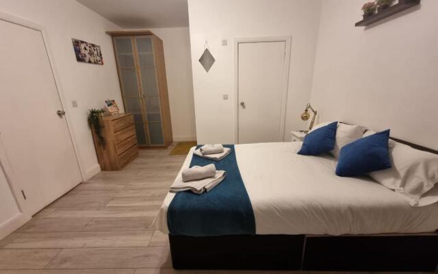 3BR 3Ensuite - Close to station - Parking upon request