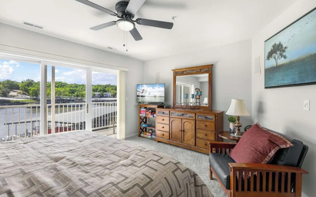 Seascape Cove Waterfront!