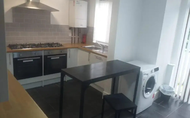 Liverpool 3-bed House - Near City Center