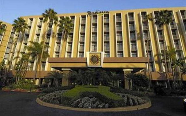 Radisson Hotel Newport Beach