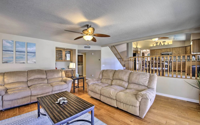 Boat Dock & Pool: Lakefront Glendale Getaway!