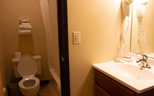 East Grand Inn