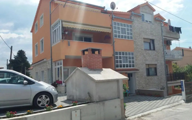 Apartment Radalj