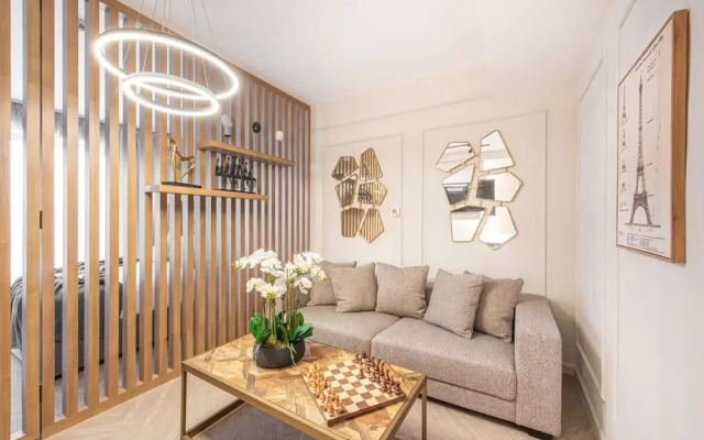 Nasma Luxury Stays- BLVD Central Podium