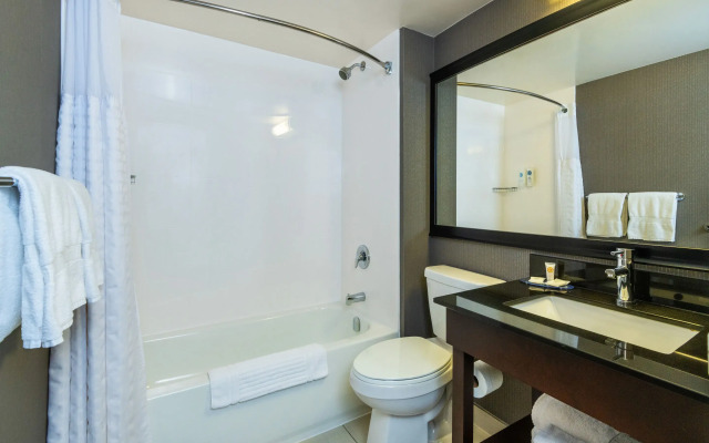 Comfort Inn Highway 401