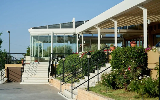 Nefeli Hotel