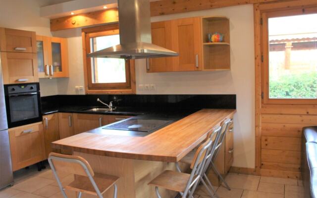 Brilliantly located spacious 4-Bedroom Chalet