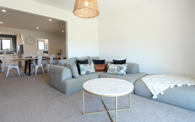 2 - Handsome and Sunkissed on the Doorstep to Wanaka – Guest Rooms – Wanaka