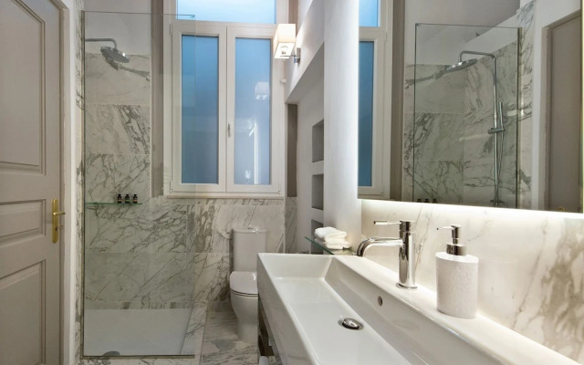 Acropolis TownHouseCo Suites