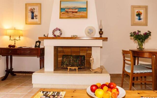 Estia House Cozy-Comfortable Apartment