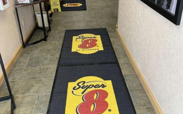 Super 8 Big Timber