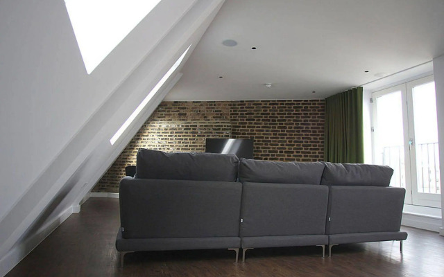 Hop Art House Apartments