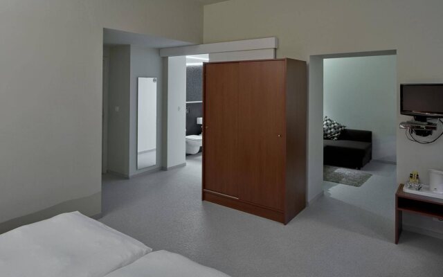 Alpha Hotel