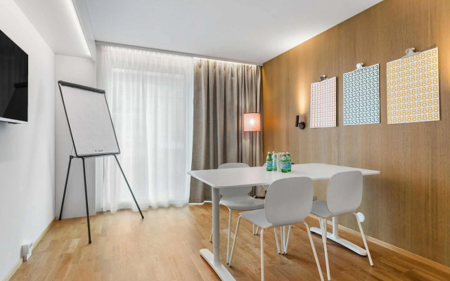 Ten Hotel
