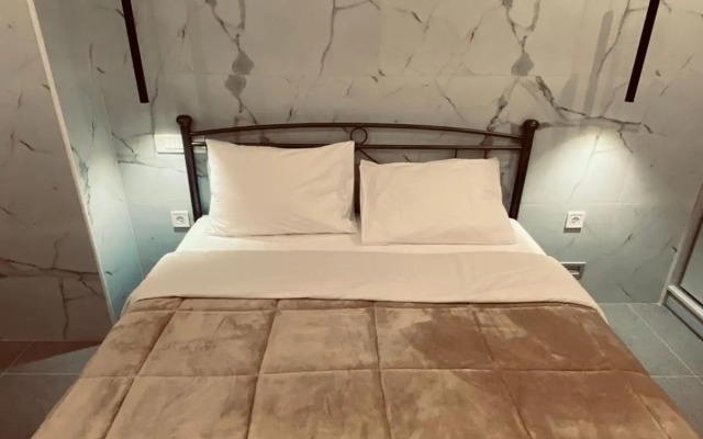 SMALL MEISONETTE NEAR THE METRO vipgreece