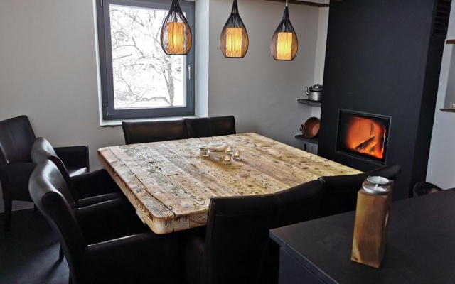 Romantic standalone 5 room cottage in Valposchiavo – Guest Rooms – Poschiavo
