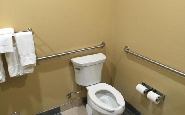 La Bonita Inn & Suites