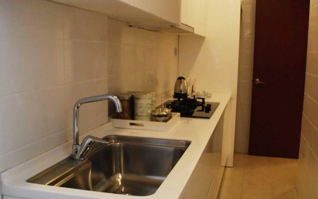 Paragon Serviced Suites @ Straits View