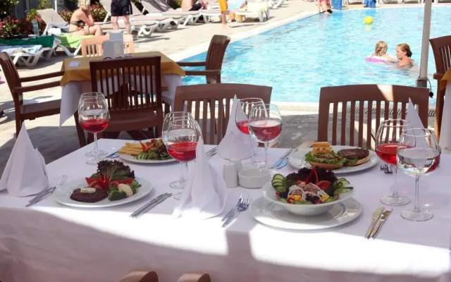 Akalia Suite Hotel & Spa
