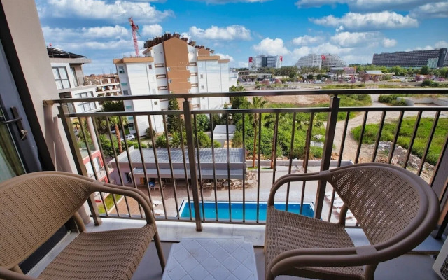 Laristone Suite Spa Hotel