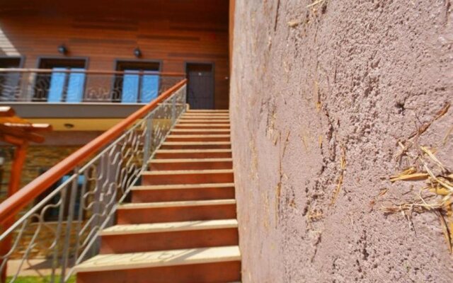 Polys Guest House